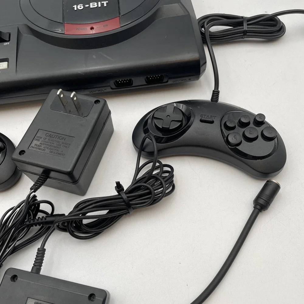 Sega Genesis MK-1601 Model 1 Console With 3 Games 2 Controllers & Cords -Tested